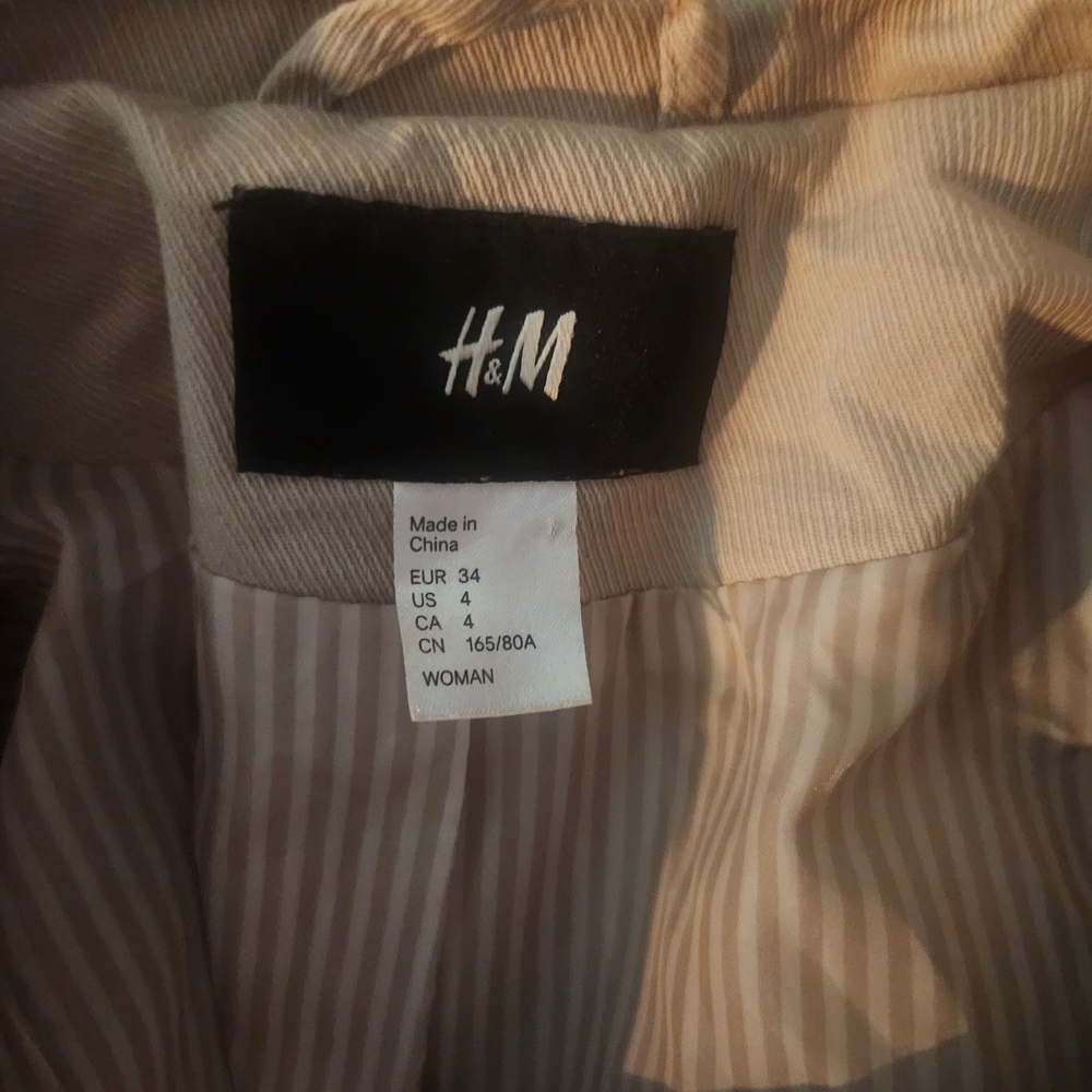 H&M Light Tan Midi Sz 4  Trench Coat with Button Accents Casual Preppy - Picture 2 of 4